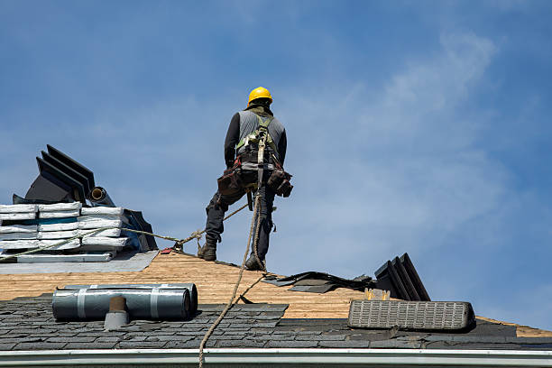 Professional Gutter Installation technician working in Lakeside, CT